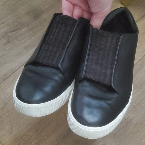 Vince Women's Cantara Black Leather Slip-on Sneaker. - Picture 11 of 14